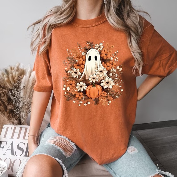 Cute ghost with pumpkin and flowers T-shirt comfort colors tee - Picture 2 of 3